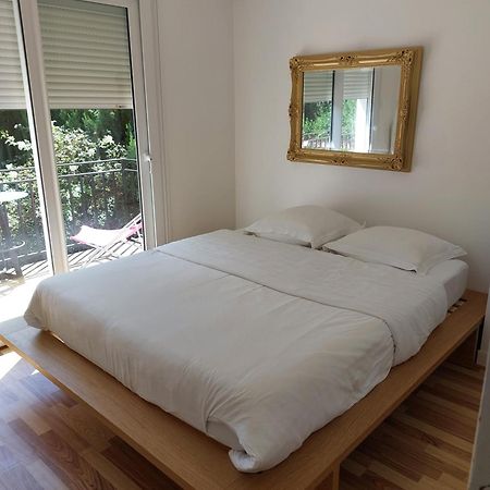 Chalet Fleuve Avec Parking-Barbecue Yerres 外观 照片