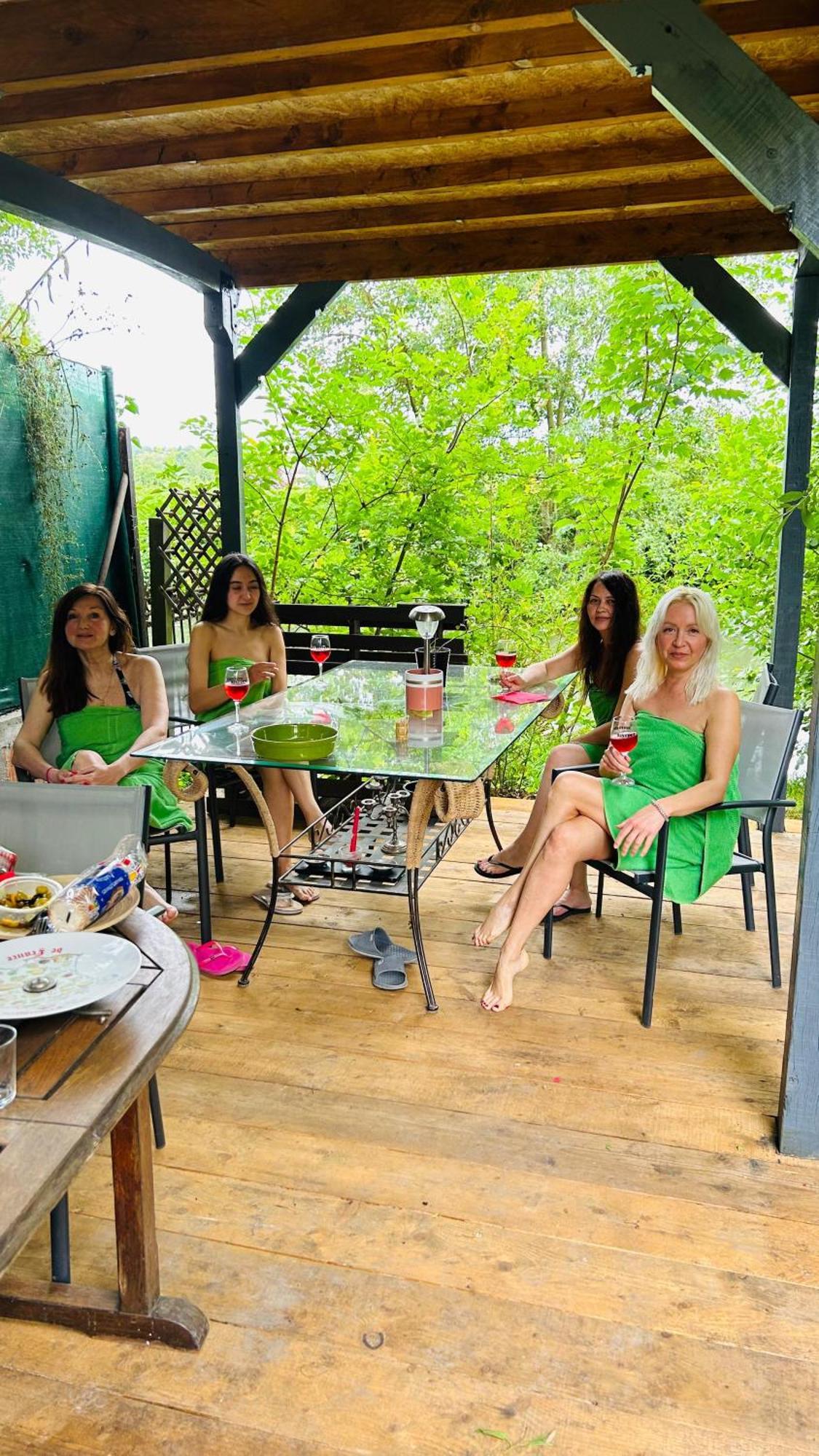 Chalet Fleuve Avec Parking-Barbecue Yerres 外观 照片